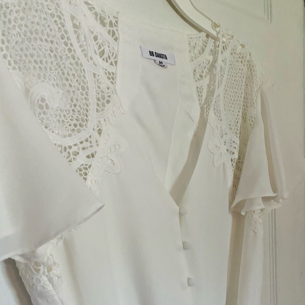 Short white lace cocktail dress